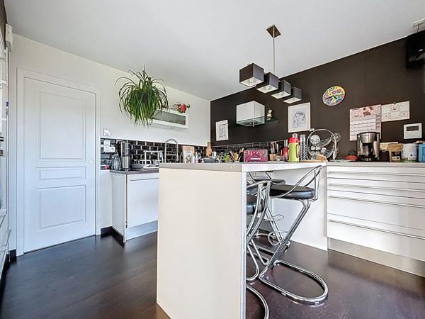 PLOUGONVELIN - Maison contemporaine 143m² sur 891m² de terrain paysagé