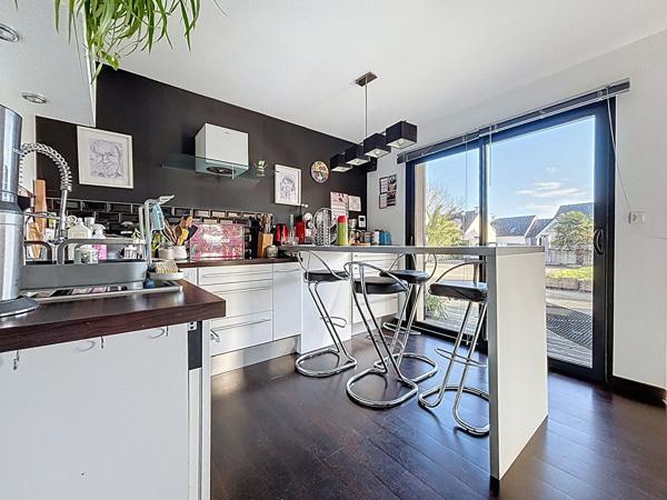 PLOUGONVELIN - Maison contemporaine 143m² sur 891m² de terrain paysagé