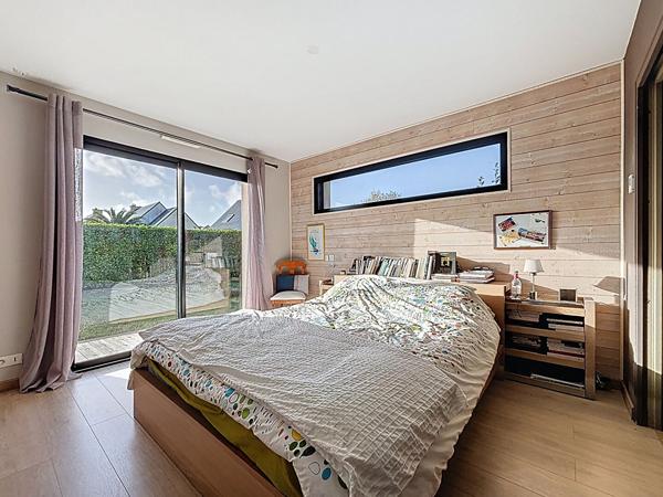 PLOUGONVELIN - Maison contemporaine 143m² sur 891m² de terrain paysagé