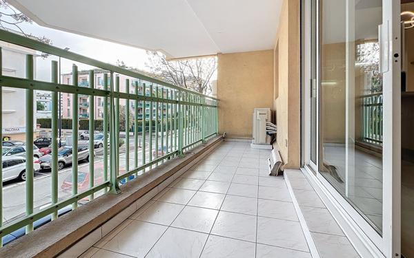 Appartement à vendre    3 pièces • 53 m2 Fréjus