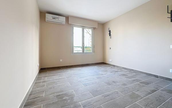 Appartement à vendre    3 pièces • 53 m2 Fréjus