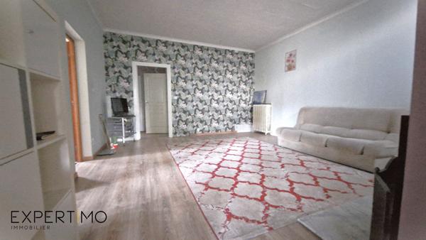 Sainte-Geneviève-des-Bois (91700) À VENDRE Sainte-Geneviève-des-Bois (91700) – Maison de plain-pied à rénover avec jardin et stationnement