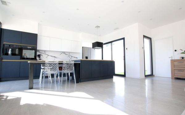 Maison à vendre    5 pièces •  Aubais