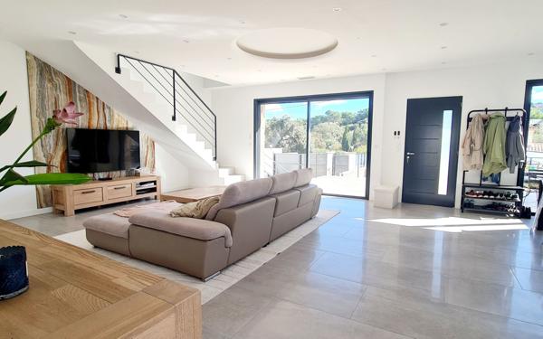 Maison à vendre    5 pièces •  Aubais