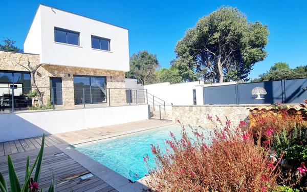 Maison à vendre    5 pièces •  Aubais