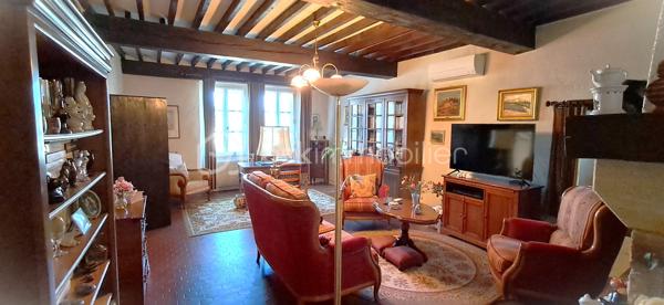 A moins de 5 km d'Alès, sur la croisée de la plaine languedocienne et des montagnes Cévenoles, Saint-Christol-Les-Alès (Gard) bénéficie de toutes les commodités dont vous avez besoin ! Découvrez ce chaleureux mas de 156 m² sur un terrain de 1500 m² entièrement clos et arboré, arrosage automatique par goutte à goutte, portail électrique. 2 garages 1 dans le bâti de la maison, l'autre sur le terrain (de plus, possibilité de garer des véhicules sur le terrain). La maison offre un cadre de vie cosy et fonctionnel avec ses 3 chambres au 1er étage (deux de 11 m² et une de 15 m²), 1 bureau, 1 cuisine séparée aménagée et équipée, 1 séjour, 1 grand salon de 32 m² avec cheminée pour des moments cocoonings. 1 pièce de rangement de 7 m², 1 salle d'eau, 1 WC séparé. Au Rez-de-chaussée, vous trouverez un coin cuisine avec séjour, 1 salon, 1 chambre et une salle d'eau avec WC. 1 cave faisant office de buanderie et de stockage. Vous serez charmés !