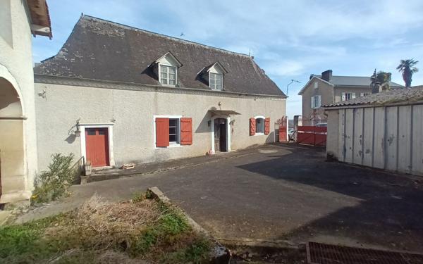 Maison à vendre    4 pièces •  Arbus