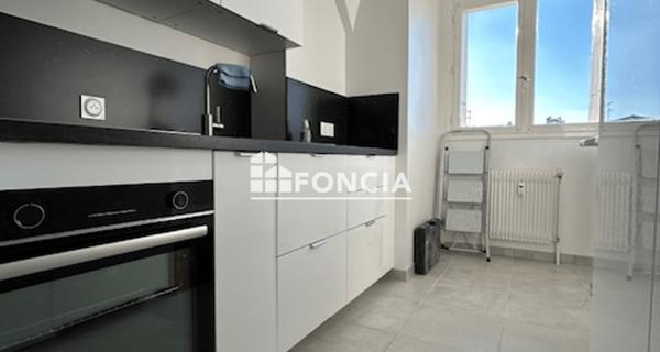 Location Appartement 2 pièces 46.18 m² - Douarnenez 29100