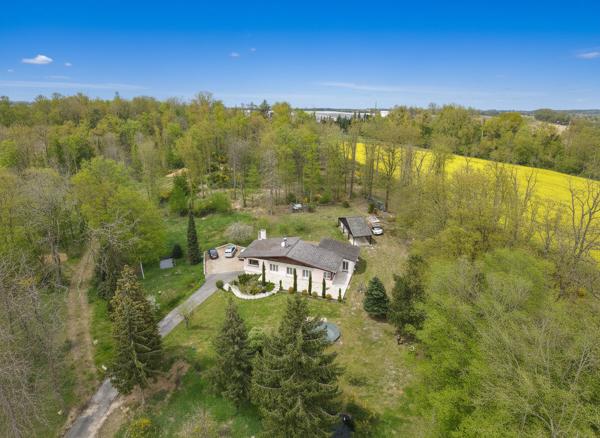 Maison d'architecte sur domaine "forestier" à Dourdan / 6 pièces / 140 m2 habitable (210 m² utile)