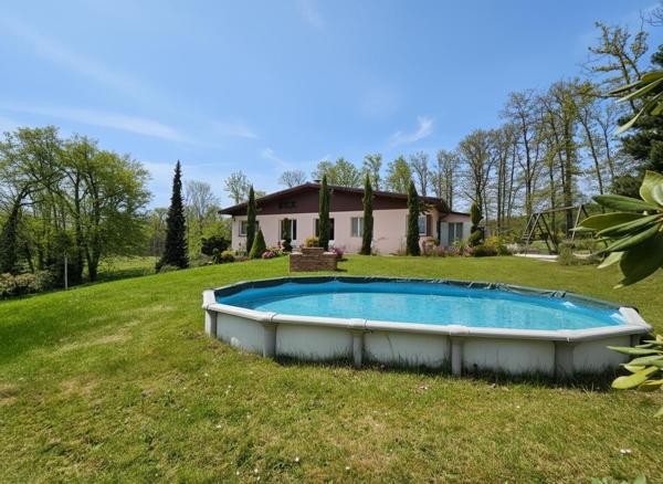 Maison d'architecte sur domaine "forestier" à Dourdan / 6 pièces / 140 m2 habitable (210 m² utile)