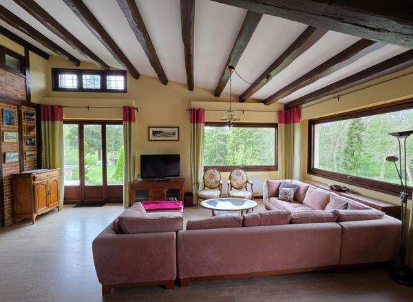 Maison d'architecte sur domaine "forestier" à Dourdan / 6 pièces / 140 m2 habitable (210 m² utile)