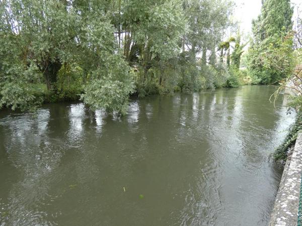 Maison bord de rivière