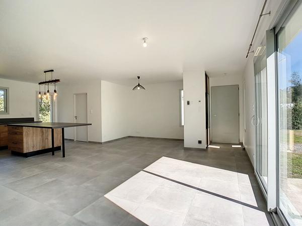 A louer SENDETS Maison contemporaine avec 3 chambres et un bureau sur terrain de 1568 m²