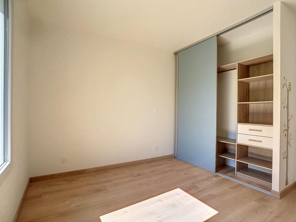 A louer SENDETS Maison contemporaine avec 3 chambres et un bureau sur terrain de 1568 m²