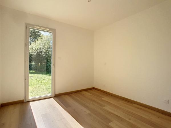 A louer SENDETS Maison contemporaine avec 3 chambres et un bureau sur terrain de 1568 m²