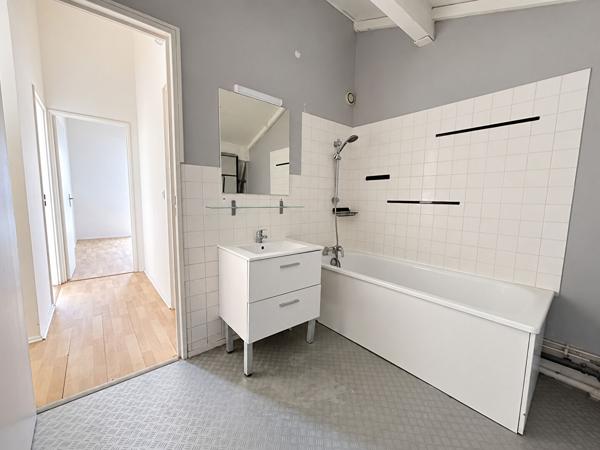 Appartement 4 pièces 2 chambres à louer à Savigny-le-Temple, secteur Gare