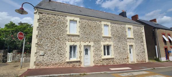 Maison 6 pièces – 141 m² environ à Besné (ref : 74364M)