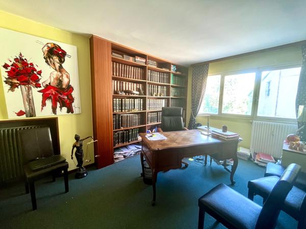 Appartement
                                                                                                                                                                                                                                                                                                                        6 pièce(s)                                                                                                                                                                                                          4 chambre(s)                                                                                                                                                                                                          125  m²