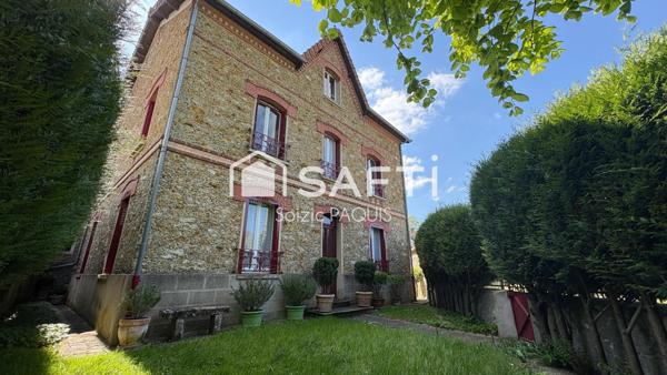 Maison de caractère en pierre meulière avec des grandes dépendances !!