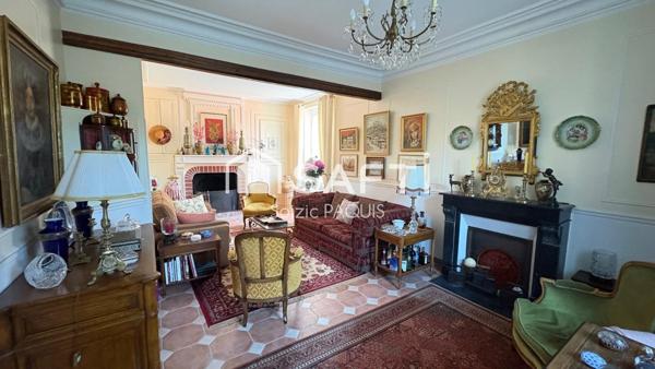 Maison de caractère en pierre meulière avec des grandes dépendances !!
