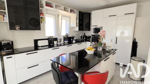 Maison à vendre 7 pièces 187 m² Hyères