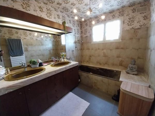 Maison à vendre à Pleumeleuc en Ille-et-Vilaine (35137), ref : 030/72961   
A proximité du bourg