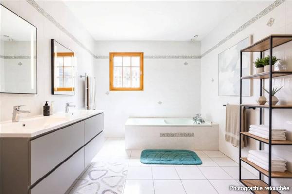 Pavillon familial avec grand jardin dans un village paisible