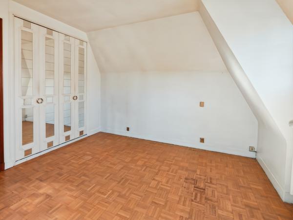Émerainville (77184) 77184 - EMERAINVILLE - MALNOUE - MAISON FAMILIALE INDIVIDUELLE - 100M² - 5 PIÈCES - RARE SUR LE SECTEUR - LUMI