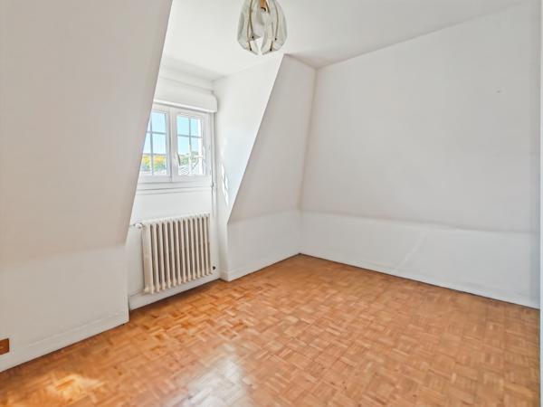 Émerainville (77184) 77184 - EMERAINVILLE - MALNOUE - MAISON FAMILIALE INDIVIDUELLE - 100M² - 5 PIÈCES - RARE SUR LE SECTEUR - LUMI