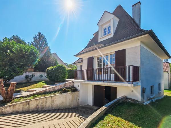 Émerainville (77184) 77184 - EMERAINVILLE - MALNOUE - MAISON FAMILIALE INDIVIDUELLE - 100M² - 5 PIÈCES - RARE SUR LE SECTEUR - LUMI