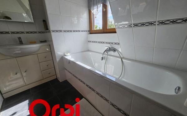 Maison à vendre    8 pièces •  Bernay