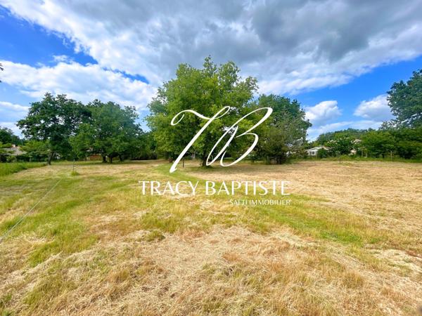 Des terrains prêts à construire, dans un environnement calme et pratique.