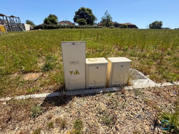 Dpt Gers (32), à vendre BERNEDE terrain constructible de 1335 m² viabilisé et borné, au calme