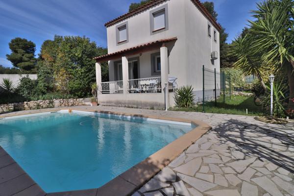 Maison de type 4 avec piscine à Rognac