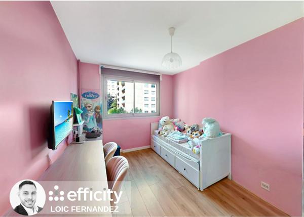 Appartement
         4 pièces
        - 107 m² 279 000 € *