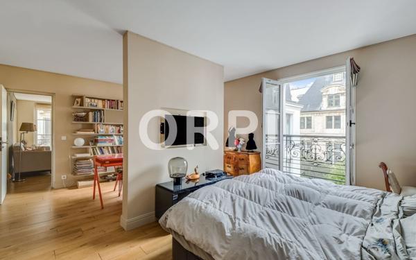 Appartement à vendre    4 pièces • 136 m2 Paris 3