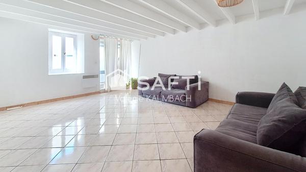 Maison avec jardin – Bourg-Charente