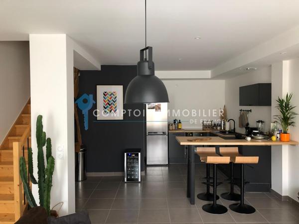 Appartement
                                                                                                                                                                                                                                                                                                                        4 pièce(s)                                                                                                                                                                                                          3 chambre(s)                                                                                                                                                                                                          85  m²