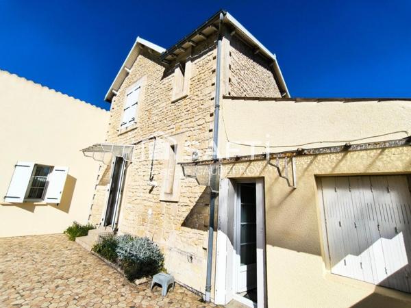 CHARENTAISE SANS TRAVAUX D'ENVIRON 120 M² SUR PARCELLE DE 658 m².