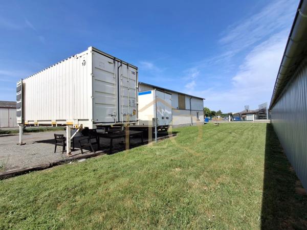 LE CAMP DE BASE DES BÂTISSEURS, 200 m² de locaux professionnels et 1 452 m² de réserve foncière pour accompagner la croissance de votre entreprise.