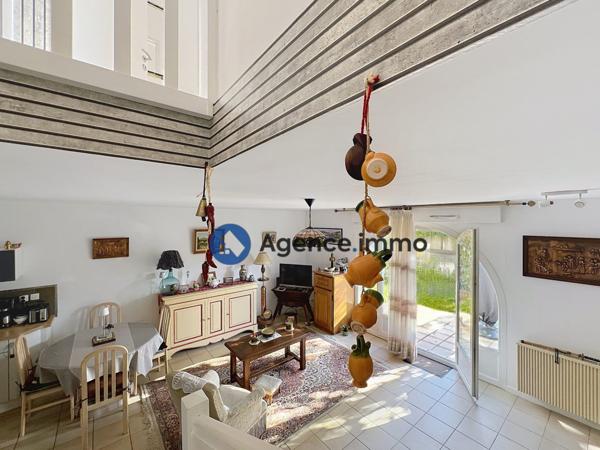 À vendre - Maison mitoyenne 2 côtés, 5 pièces située à Urrugne (64122)