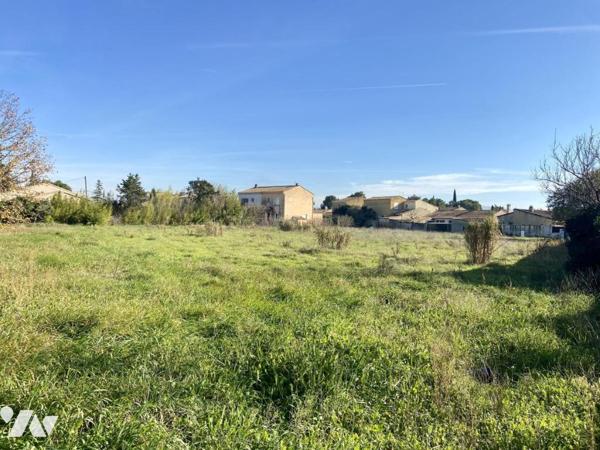 MONTEUX, entre AVIGNON et CARPENTRAS, parcelle constructible de 455m²