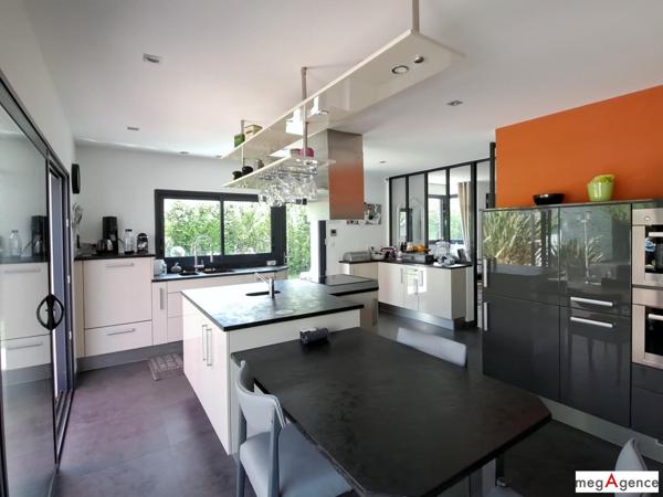 Maison à TREILLIERES, 44119 - 9 pièces 256m²