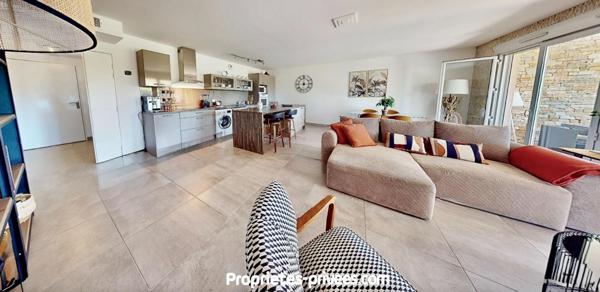 Appartement  Saint-Raphaël-Valescure, 3 pièces, Terrasse sud, garage, piscine