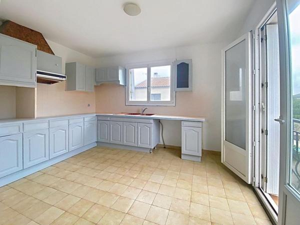 Maison R+1 165m2 terrain 421m2 quartier des fleurs