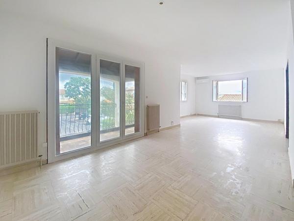 Maison R+1 165m2 terrain 421m2 quartier des fleurs