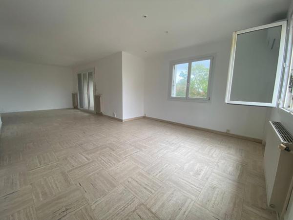 Maison R+1 165m2 terrain 421m2 quartier des fleurs