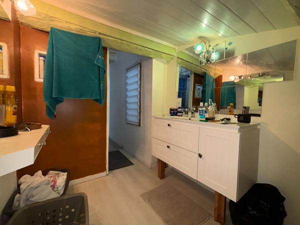 Proche CARCASSONNE, Immeuble avec deux appartement et garage