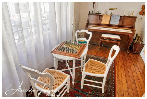 Dpt Tarn et Garonne (82), à vendre MONTAUBAN maison d'architecte des années 30, 10 pièces de 217m² avec jardin et garage.