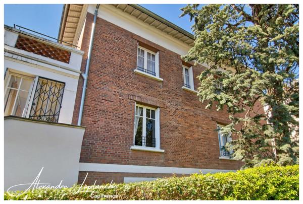 Dpt Tarn et Garonne (82), à vendre MONTAUBAN maison d'architecte des années 30, 10 pièces de 217m² avec jardin et garage.